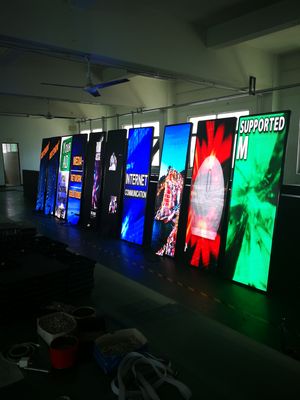 Dobra cena P3 Wewnętrzny kolorowy wyświetlacz LED, ekran plakatowy LED 1500 nitów do centrum handlowego w Internecie