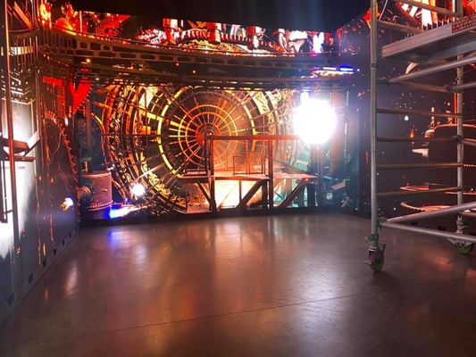 P4 Ekran LED w pełnym kolorze w pomieszczeniach z wysoką rozdzielczością i wysoką częstotliwością do reklam i wydarzeń