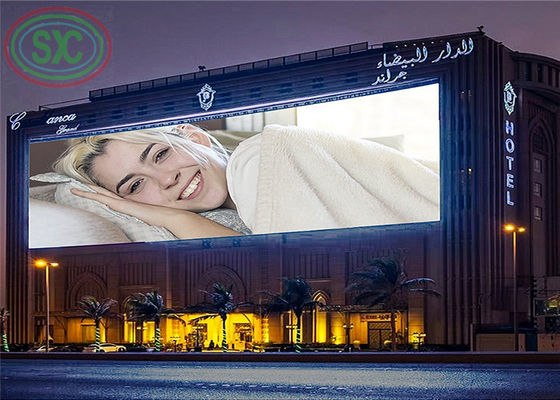 Dobra cena Ekrany reklamowe LED SMD Wyświetlacz billboardowy Rozstaw 6 mm 27778 punktów / m2 w Internecie