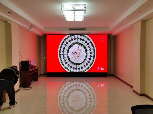 Dobra cena P3 Ekran LED w pełnym kolorze w pomieszczeniach domowych Wysoka jasność i regulowana równowaga bieli Idealny do scen w Internecie